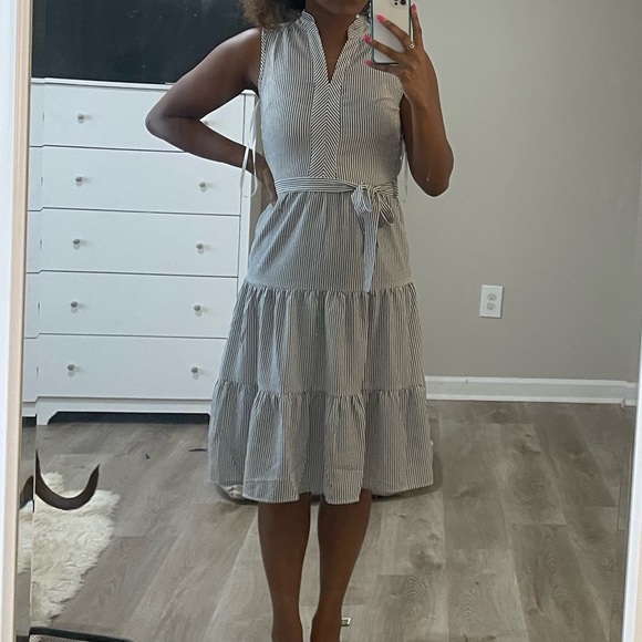 Blue and White Mid Length Flowy Dress - Picture 3 of 3